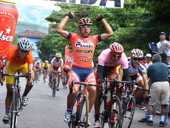 Miguel Rubiano ganador de la etapa
