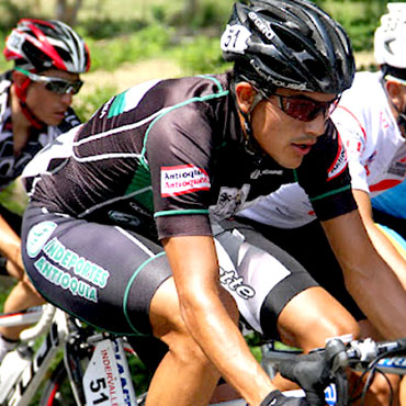 Alex Cano es figura en la Vuelta a México