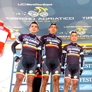 El equipo nacional y su presentación en la Tirreno-Adriático