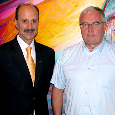 Jorge O. González junto a Pat McQuaid