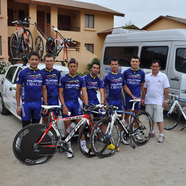 El equipo Colombia-Comcel rumbo a Anapoima