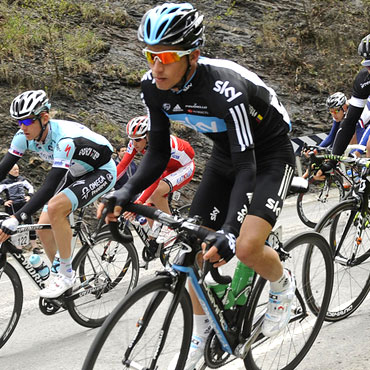 Sergio Henao en plena Vuelta al País Vasco