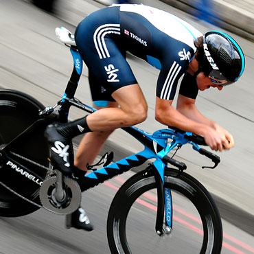 Geraint Thomas en pleno prólogo de Romandía