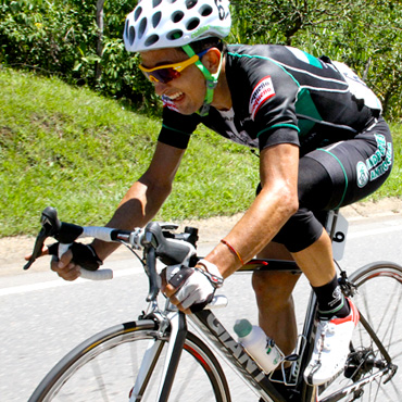 Julián Rodas sigue de líder