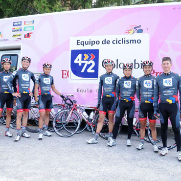 El equipo de ciclismo 4-72 Colombia en Francia