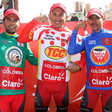 Camilo Gómez, Marlon Pérez y Ronald Gómez en el Clásico