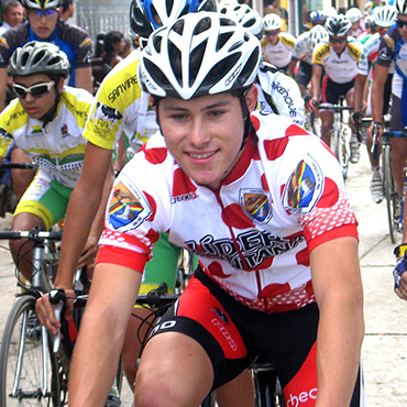 Tito Hernández ganó la etapa y apretó la general