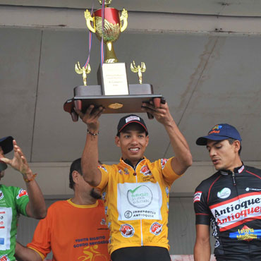Carlos Ospina gran campeón en Costa Rica