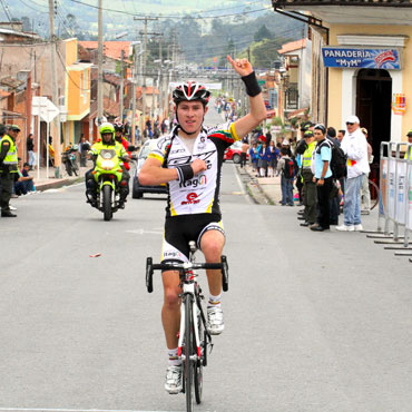 Tito Hernández nuevo líder de la vuelta