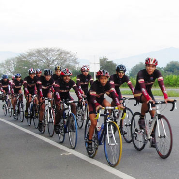 Equipo Enriko en pleno entreno