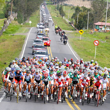 196 corredores salen por el título de la vuelta