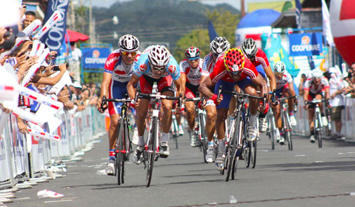 Oscar Sánchez sigue demostrando que es uno de los corredores más completos de la presente edición de la Vuelta a Costa Rica
