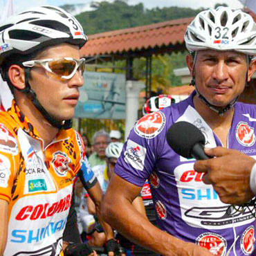 Oscar Sánchez y Marlon Pérez en Costa Rica