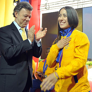 Mariana Pajón junto al Presidente Santos