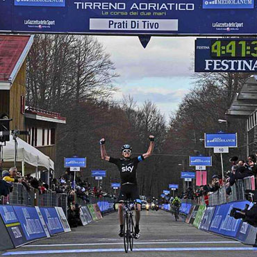 Froome quedó a solo cuatro segundos del liderato