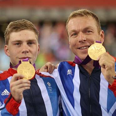 Chris Hoy (derecha), victorioso en Londres