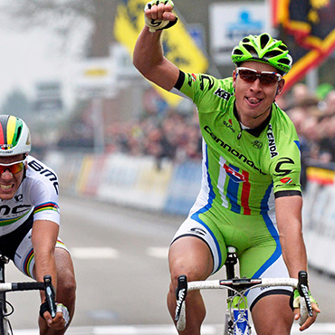 Sagan batió a Gilbert en el final de la carrera