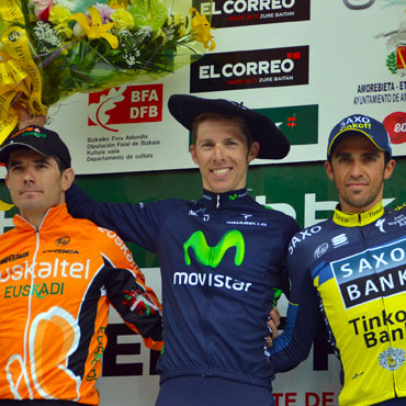 Contador en el podio