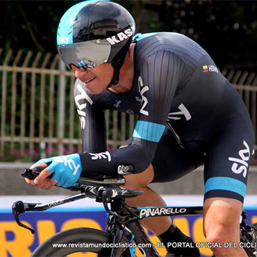 Henao mostró su madera de campeón en la larga crono del Giro