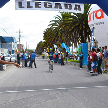 El ciclista Byron Guamá y su victoria en su país