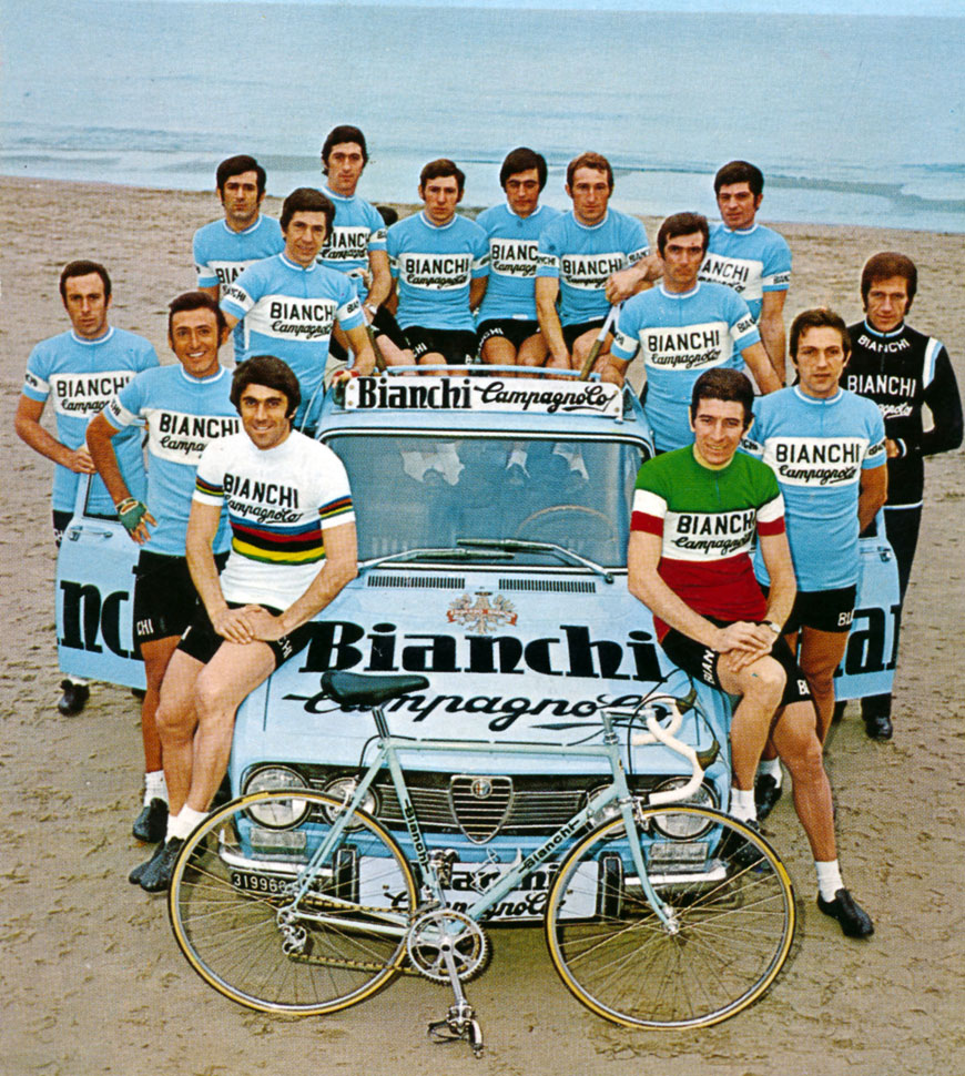 Cochise con su equipo italiano del Bianchi Campagnolo, en el cual se encontró con uno de los mejores corredores de todos los tiempos: Felice Gimondi