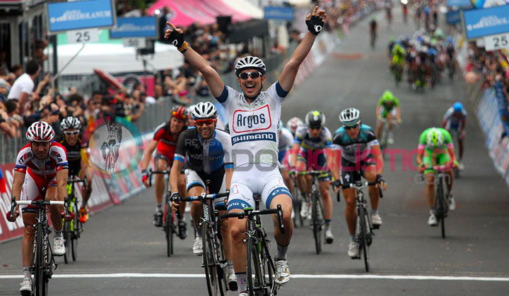 El pedalista alemán John Degenkolb se estrenó con su equipo en este 2013 y lo hizo nada más y nada menos que en el Giro de Italia
