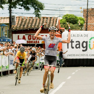 Millán celebró en Itagüí su primera gran victoria en la élite nacional de 2013