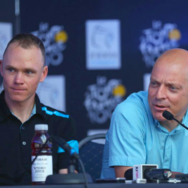Chris Froome y Dave Brailsford (director deportivo del Sky)