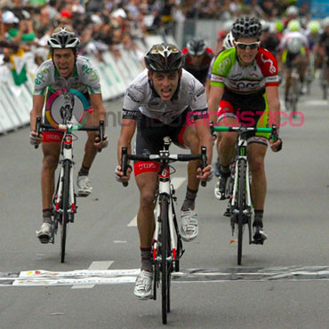 Sánchez celebró su primer triunfo de etapa en una Vuelta