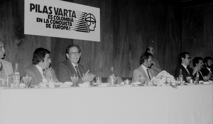 En la gráfica, Saulo Barrera junto a Julio Nieto Bernal (director de Coldeportes en aquella época)