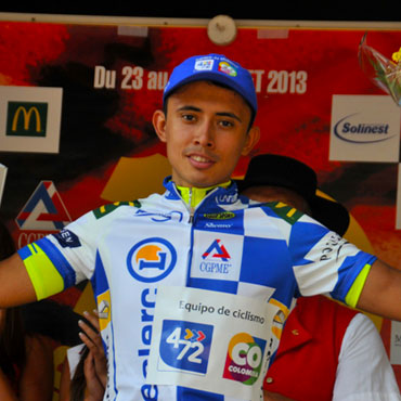 Fernando Orjuela recibió la camiseta de mejor joven de la prueba