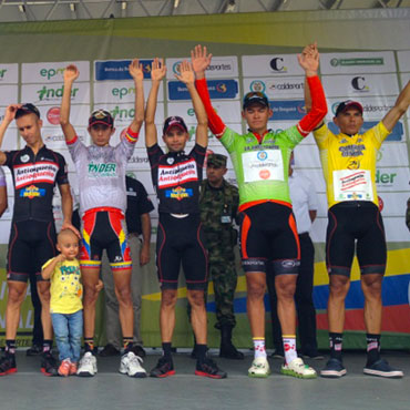 Podio final de la competencia antioqueña