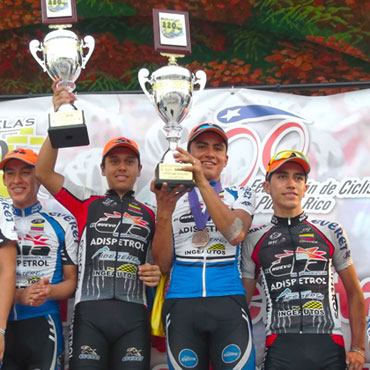 Steven Calderón, Julio Quintero y Diego Roncancio en lo más alto del podio