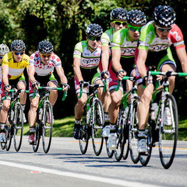 El Epm-Une sigue al comando de la carrera carioca