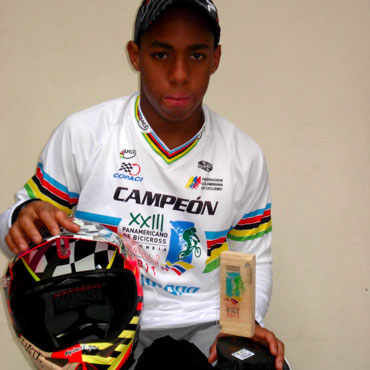 Díaz abrió con victoria el medallero colombiano en Lima