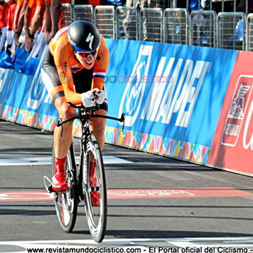 La nueva campeona del mundo en CRI Féminas Élite, Ellen Van Dijk (Holanda)