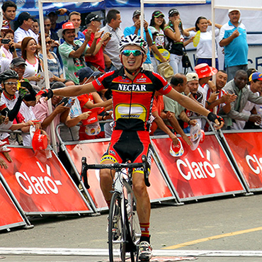 Álvaro Gómez y su triunfo de etapa en el Clásico RCN 2013