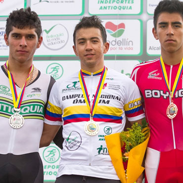 Podio Ómnium Masculino con Fernando Gaviria, Juan E. Arango y Juan S. Molano