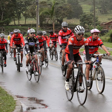 El Ciclopaseo contó con figuras del pedalismo nacional e internacional