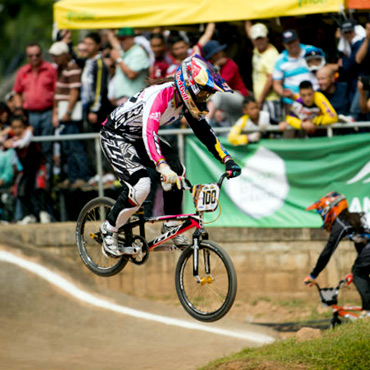 Pajón y otro título en el Campeonato Internacional de Las Luces BMX