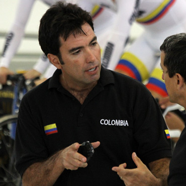 José Julián Velásquez, entrenador nacional de pista (Medio Fondo)
