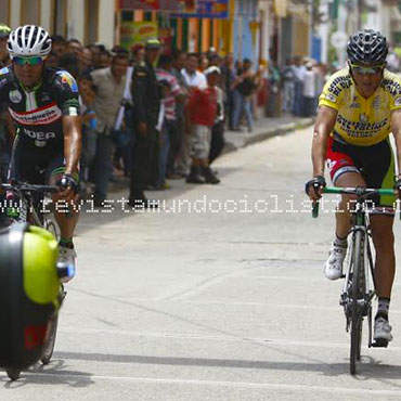 Mauricio Ortega y Oscar Sevilla en pleno cierre de la etapa en Chaparral