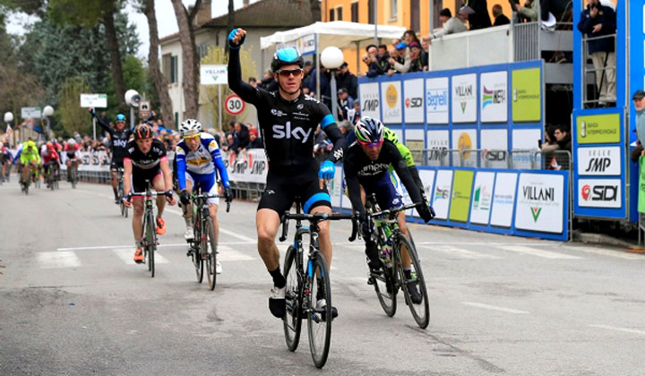 El británico Swift sigue de líder cumplidas dos fracciones de la carrera italiana. © Team Sky Procycling