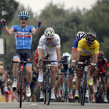 Betancur cruzó tercero y siguió al frente de la general individual