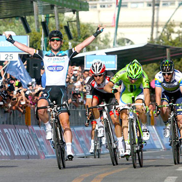Cavendish fue el más rápido en la penúltima etapa en Italia