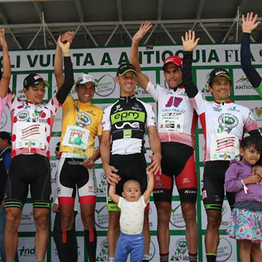 Podio de los mejores de la Vuelta a Antioquia 2014
