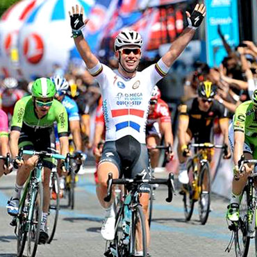 Cavendish gana en California y se viste de líder en EEUU