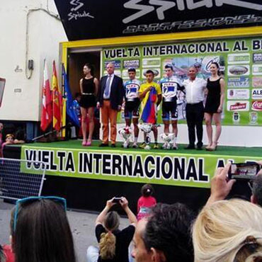 El colombiano Jorge Iván Gómez en lo más alto del podio español