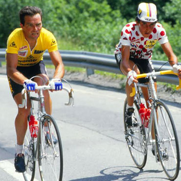 Lucho Herrera y Bernard Hinault, libraron duelos en las montañas francesas en los 80.