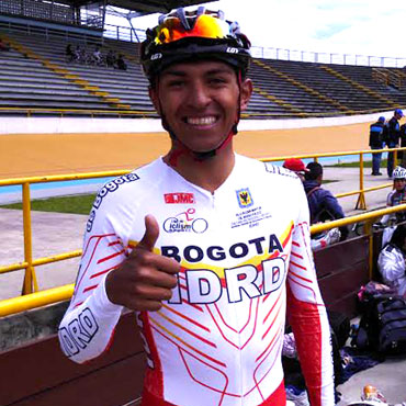 Diego Germán Dueñas medalla de oro a Bogotá con la prueba del kilómetro final hombres C4